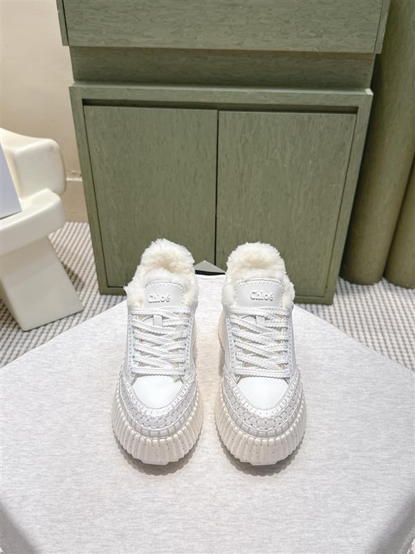 2025112815388588 390